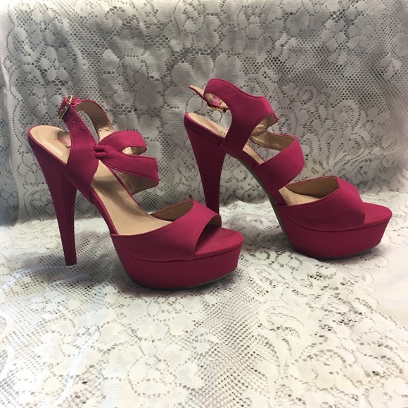 JustFab Shoes - EUC JUSTFAB Fuschia 6" heels, 1 3/4" platform 8.5